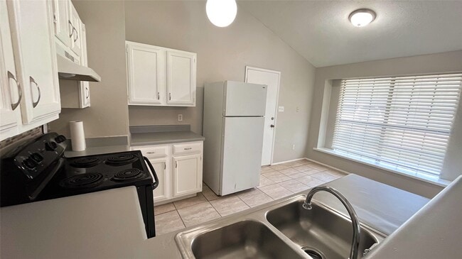 Building Photo - 17223 Wagganner Dr