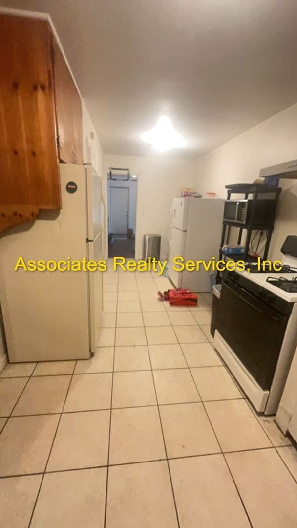 Building Photo - Four Bedroom, 2 bath 2,241 SF