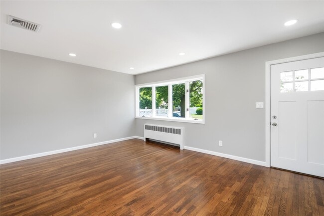 Building Photo - 258 Gilling Rd
