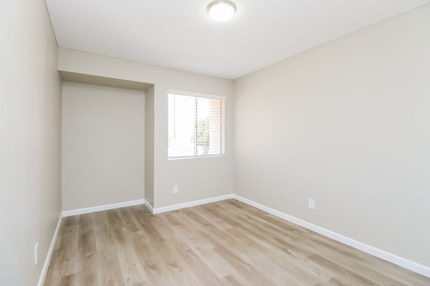 Building Photo - 3440 E Southern Ave