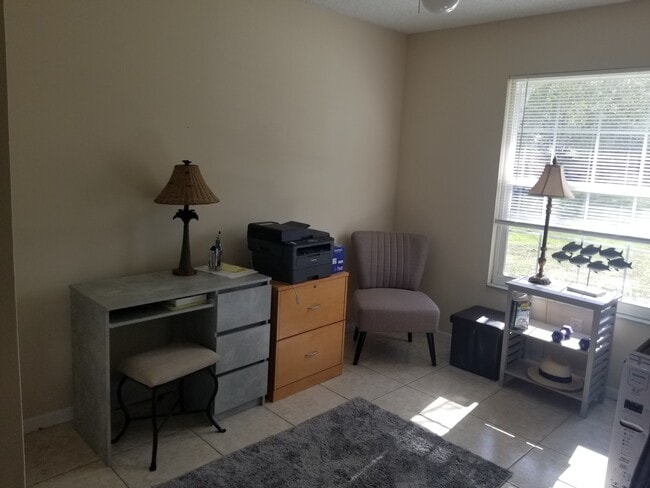 Building Photo - 1088 Persian Ln