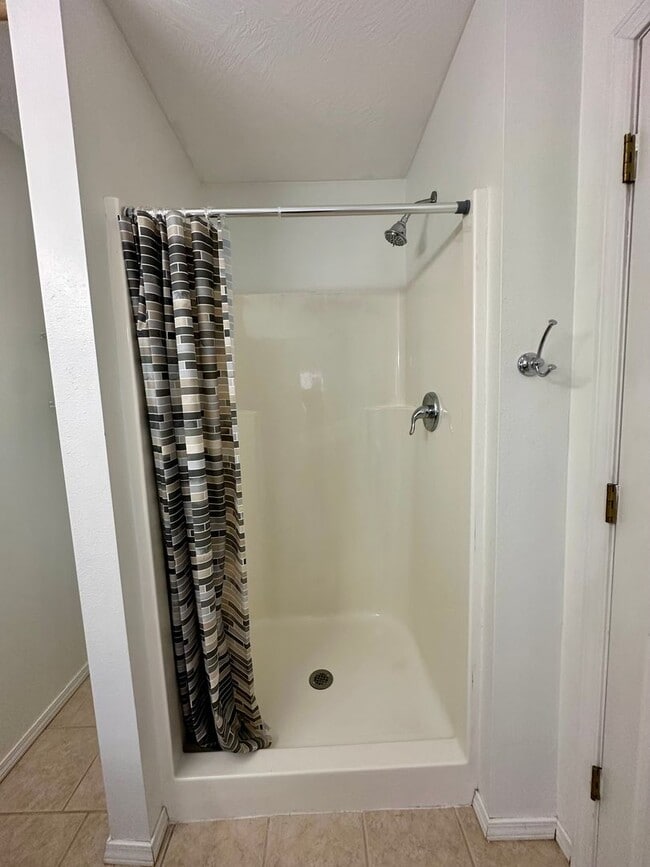 Building Photo - 3 bed 2 bath in Marshfield