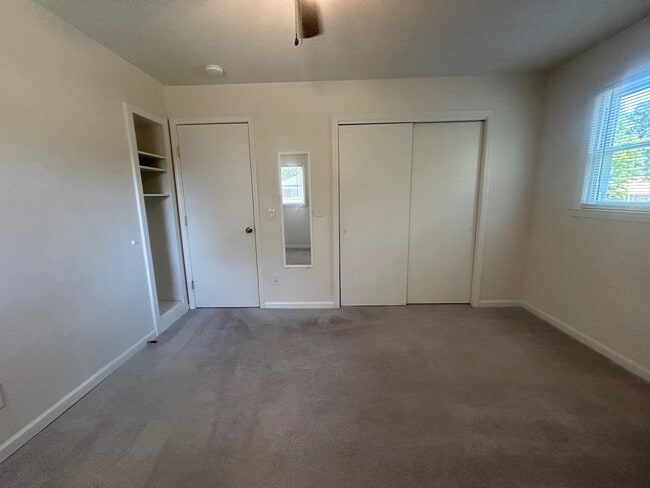 Building Photo - 1015 Walters Ln