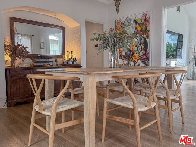 Building Photo - 316 S Wetherly Dr