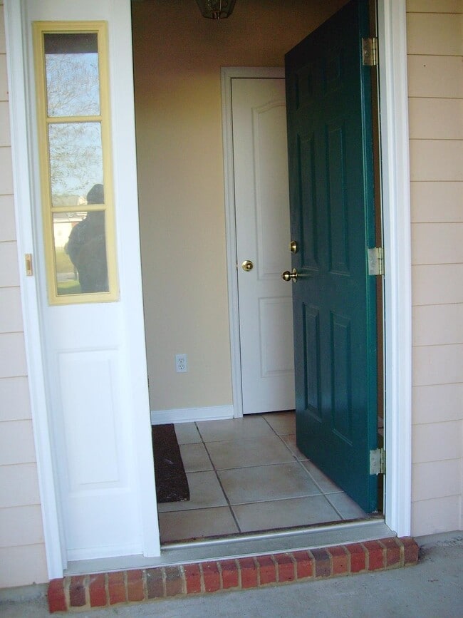 Building Photo - 1043 Winter Ln
