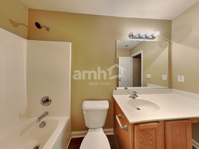 Building Photo - 501 Timber Meadow Lake Dr