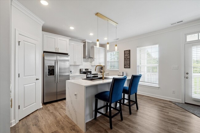 Building Photo - 208 Laydon Way