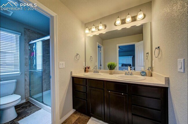 Building Photo - 6673 Galpin Dr