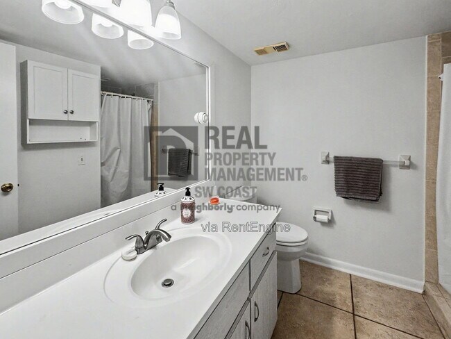 Building Photo - 28100 Pine Haven Way