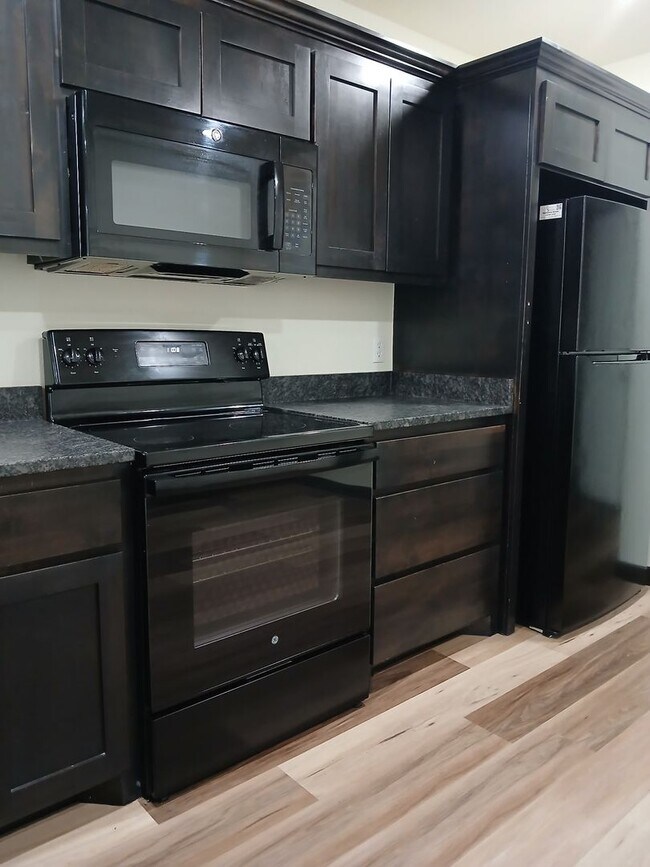 Building Photo - 2 bed 2 bath new build in 2024