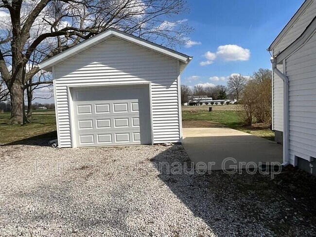 Building Photo - 1006 Scott Troy Rd