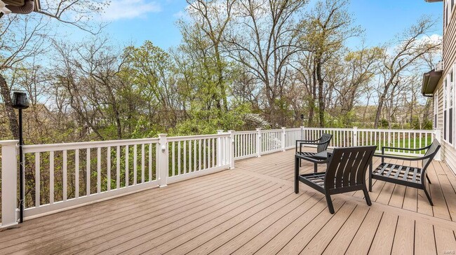 Building Photo - 303 Gateview Dr
