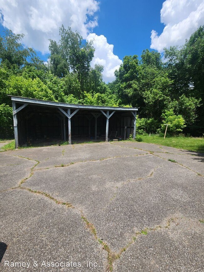 Building Photo - 3 br, 1 bath House - 10300 Blue Lick Road