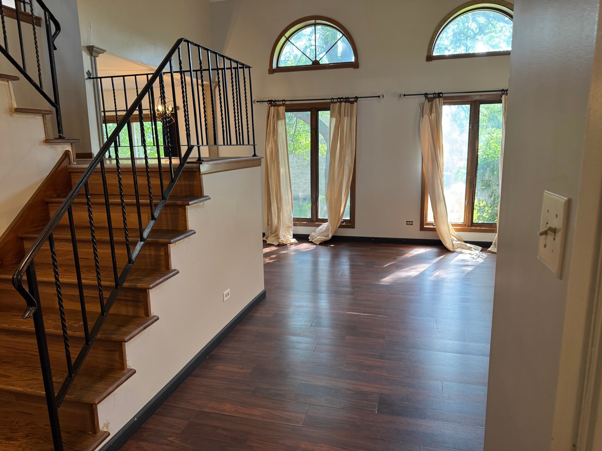 Building Photo - 17573 Pheasant Dr