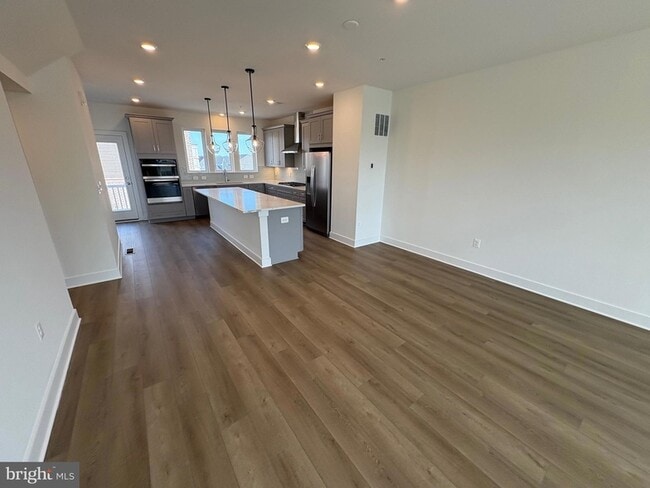 Building Photo - 14495 Leafhopper Dr