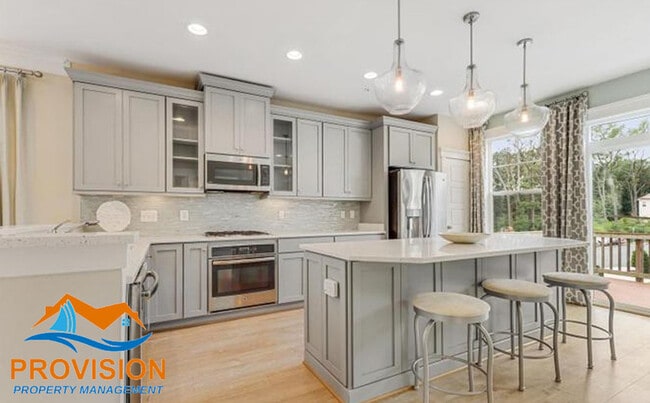 Building Photo - 7802 Five Oaks Ct