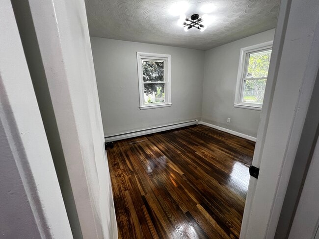 Building Photo - 388 Burncoat St