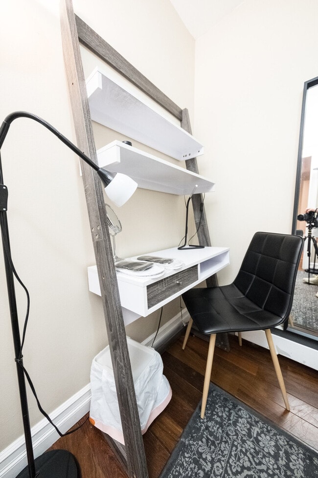 Building Photo - 65 W 107th St