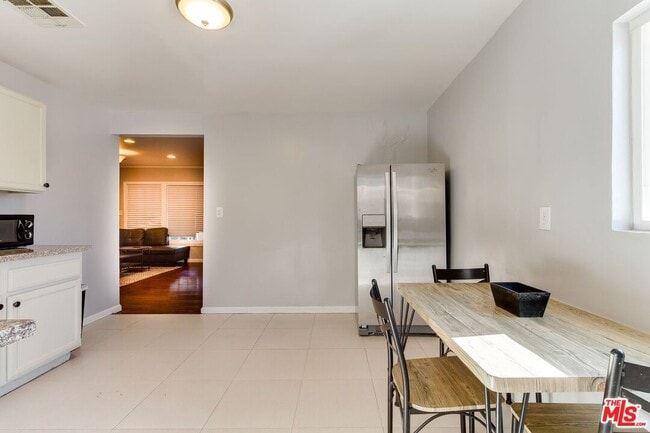 Building Photo - 6659 Amigo Ave