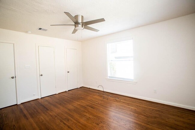 Building Photo - 5415 Palmer St
