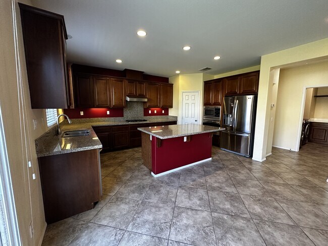 Building Photo - 1155 Polyanthus Ln