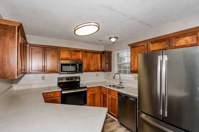 Building Photo - 4444 Shadow Ridge Dr