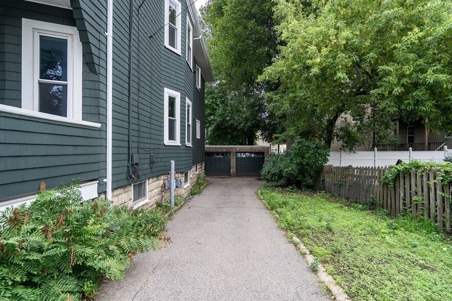 Building Photo - 9 Victoria St