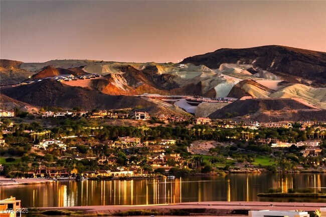 Building Photo - 375 Portus Delphini Ct