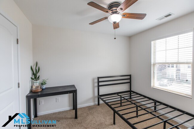 Building Photo - 108 Mt Evans Dr