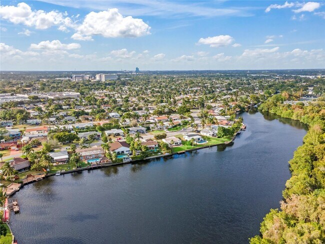 Building Photo - 209 N 31st Ave