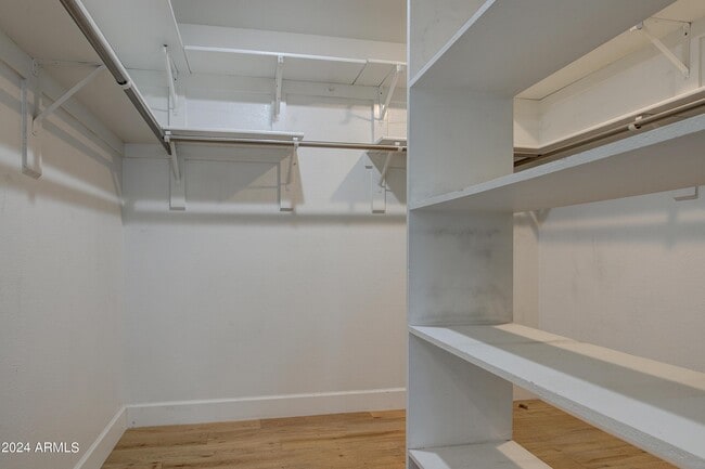 Building Photo - 1945 E Velvet Dr