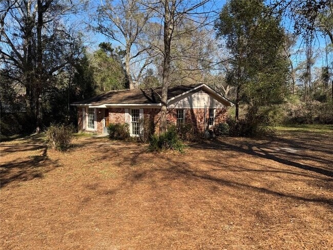 Building Photo - 1728 Tew Dr