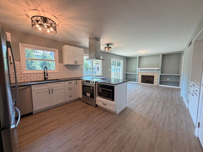 Building Photo - 2538 Berwyck Rd SE