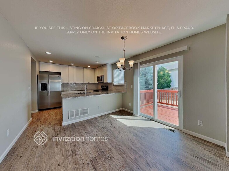 Building Photo - 8151 Meadowcrest Dr