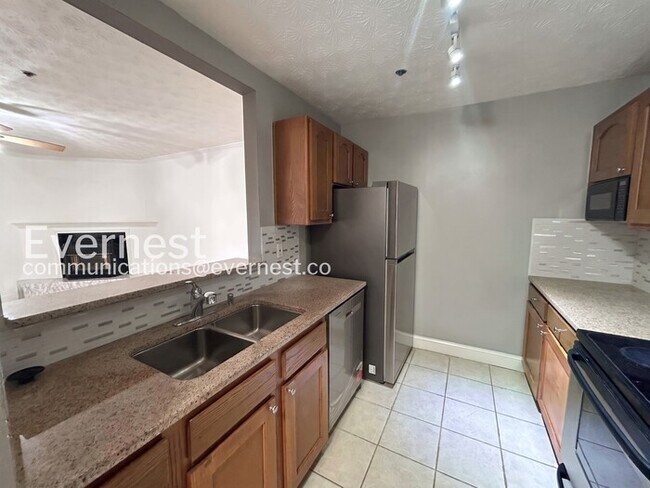 Building Photo - 1-Bed/1-Bath Condo/Available Now!