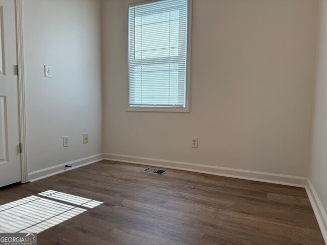 Building Photo - 160 2nd St