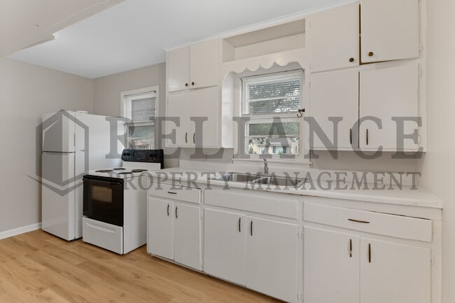 Building Photo - 1422 S Meridian Ave