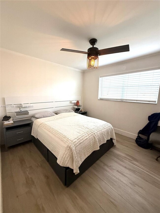 Building Photo - 5424 Van Buren St