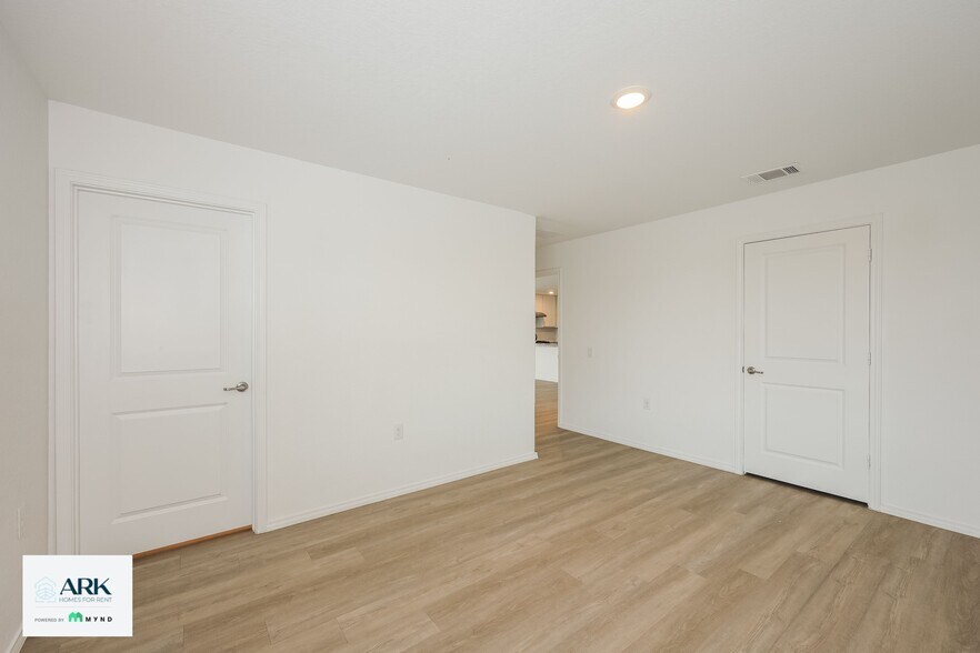 Building Photo - 11915 Cink Dr