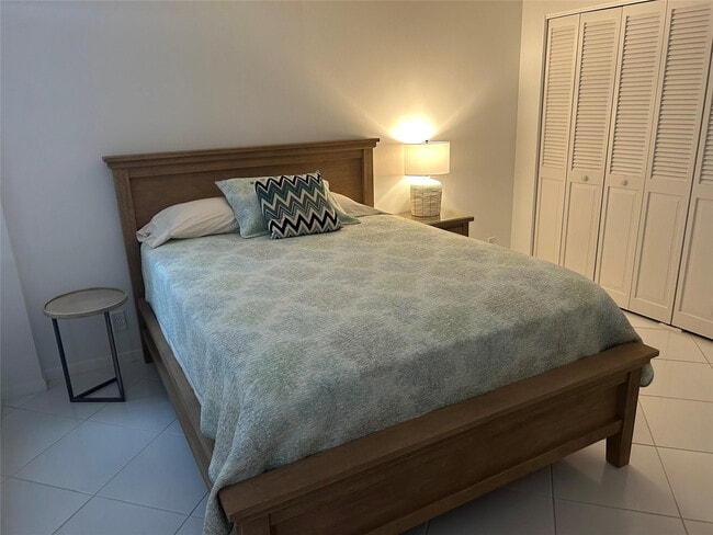 Building Photo - 5100 N Ocean Blvd