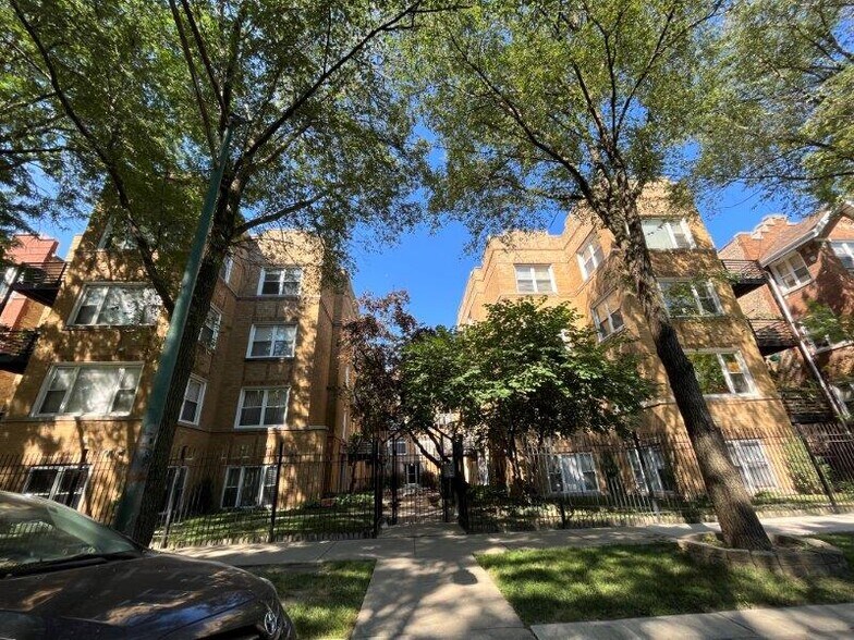 Building Photo - 4606 N Monticello Ave