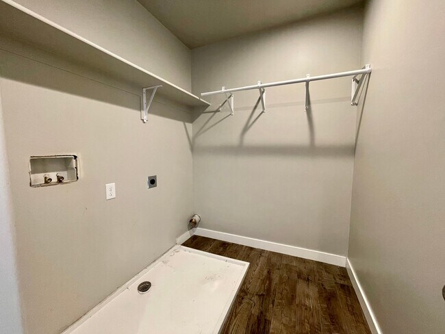 Building Photo - 12038 El Capitan Ln