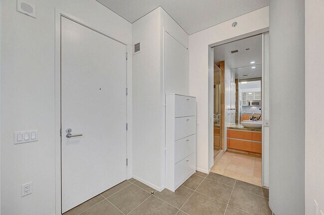 Building Photo - Veer Towers 2310E- City/Strip Views from this Stunning 1Bd/1Ba Residence