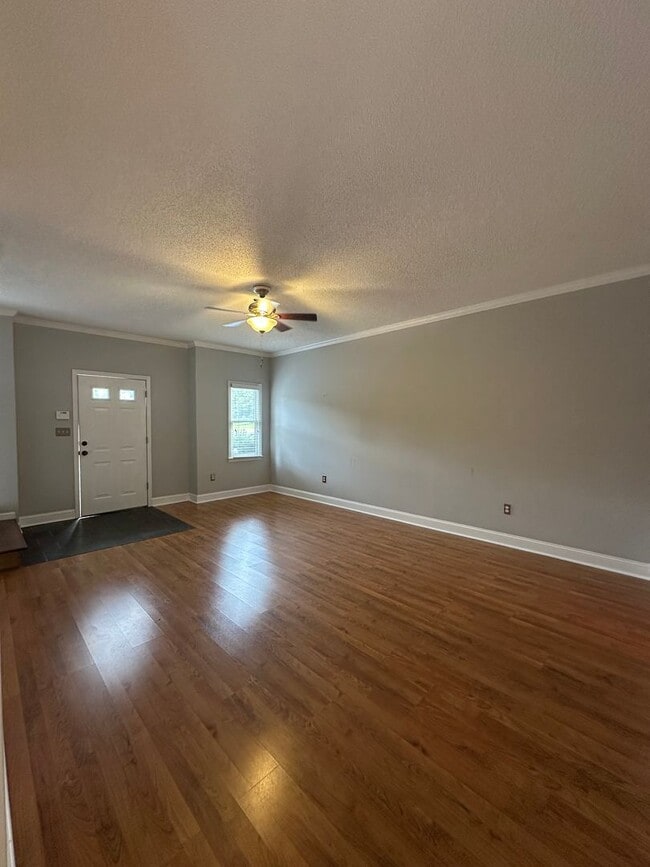 Building Photo - 2 bedroom, 2 1/2 bathroom condo