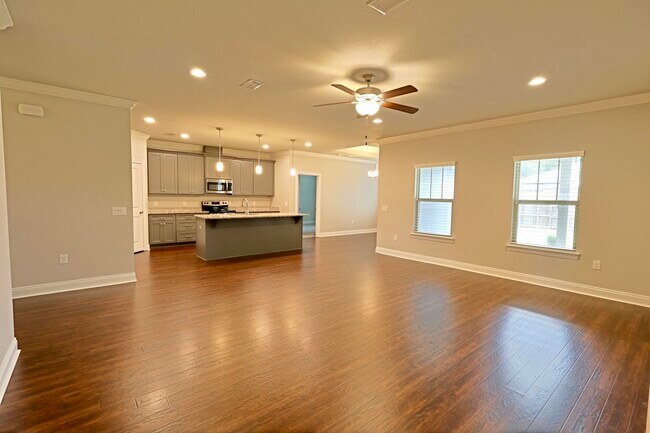 Building Photo - 9186 Sunset Dr