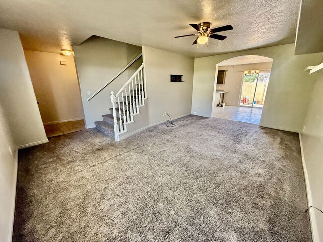 Building Photo - Lexington Hills Townhome