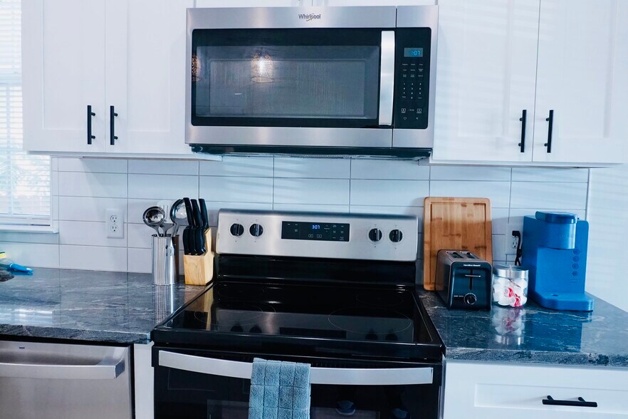 Building Photo - 1131 Garfield St