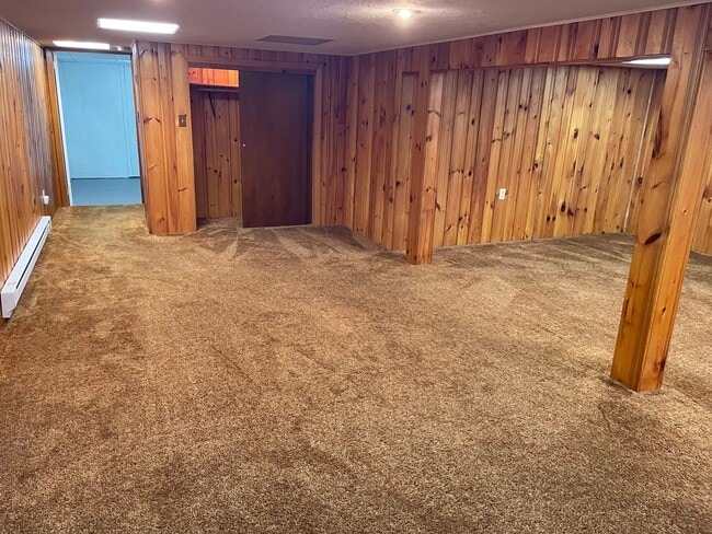 Building Photo - Single Family Home For Rent in North Kingstown!