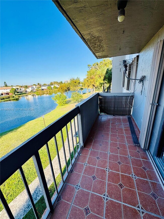 Building Photo - 1101 SW 122nd Ave