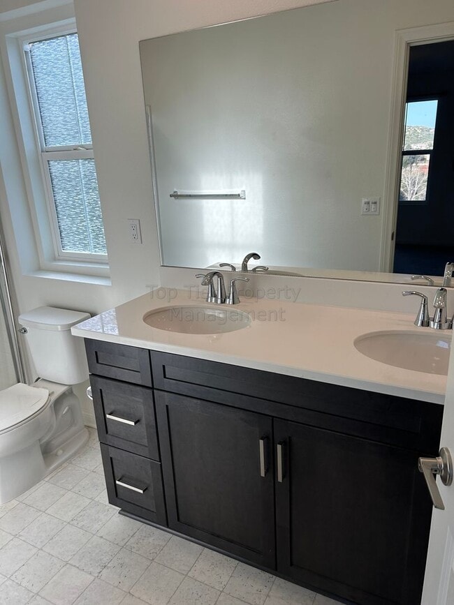 Building Photo - **Beautiful 2 bed / 2.5 bath Town Home in San Marcos - Available 08/21**